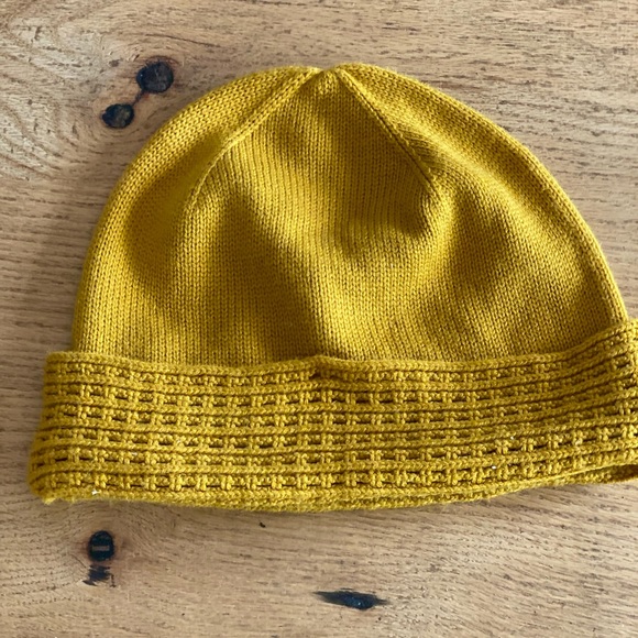None Accessories - So Soft Maize Beanie‎ Women's One Size Preloved